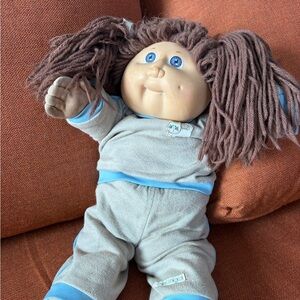 Cabbage Patch Kids Doll Brown Hair Blue Eyes  💙